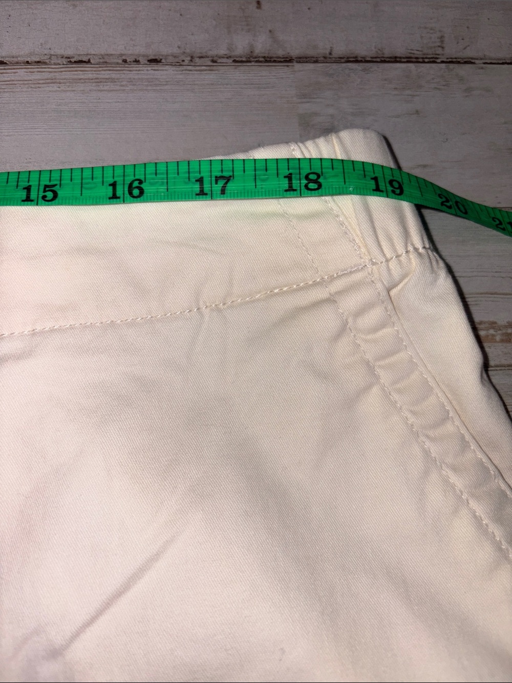 Old Navy Everyday Women's Cream High-Rise Bermuda Shorts Plus Size 2X - Picture 4 of 13